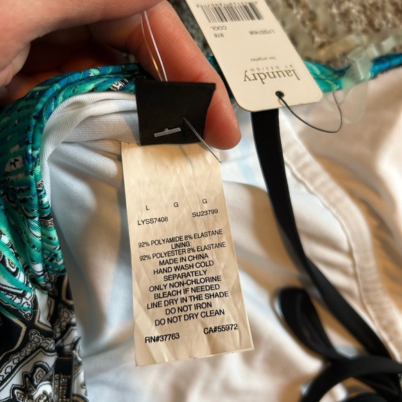 Laundry by design NWT Tropical Blue and Green open back One Piece Swimsuit - Picture 8 of 8